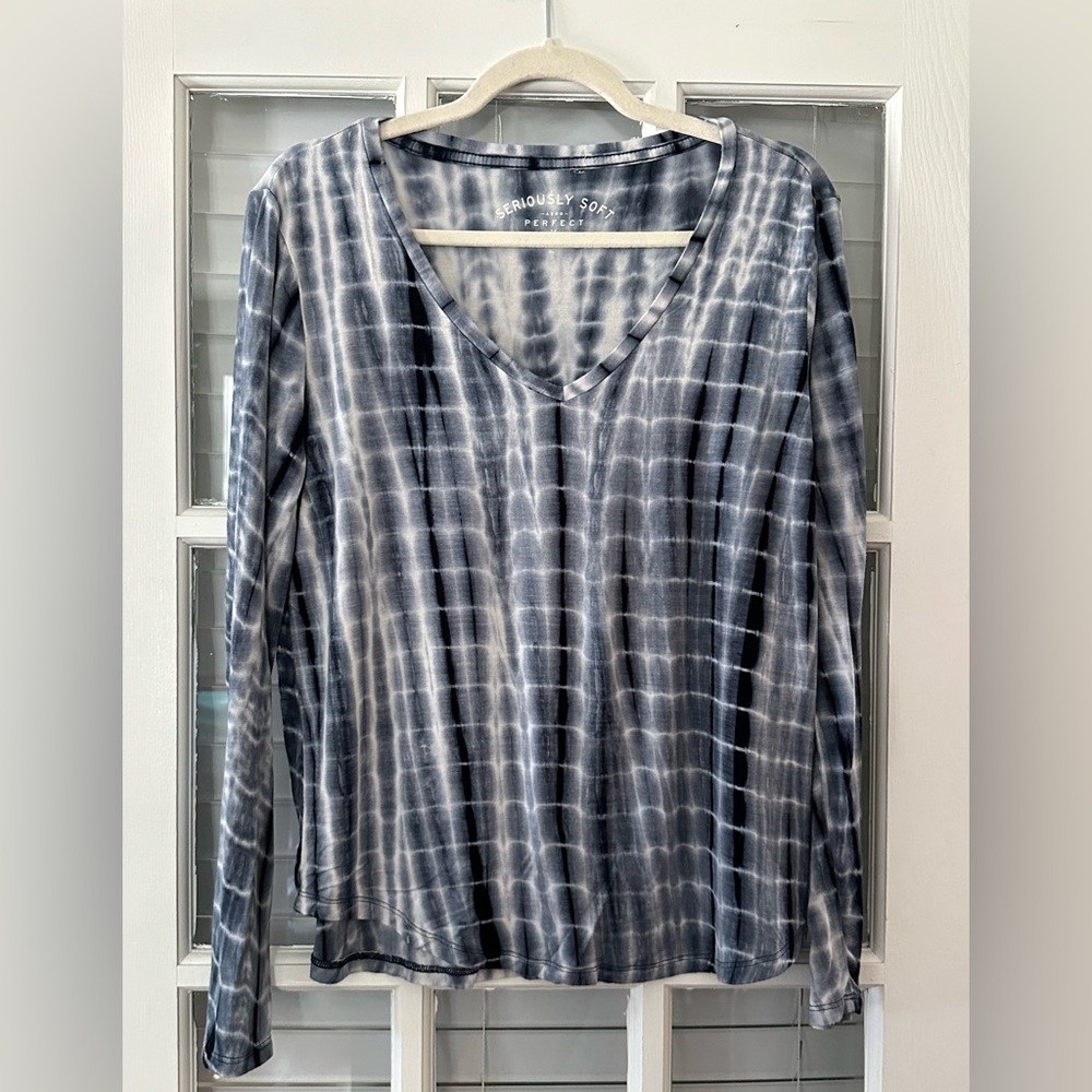 Aeropostale Women's XL Seriously Soft Blue Tie-Dye V-Neck Top | SKU 0354